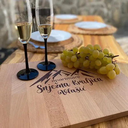 Snjezna Kraljica 1 アパート